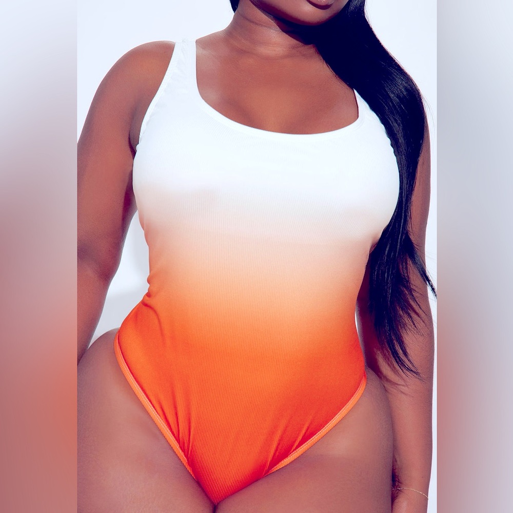 NWT fashion Nove Lillian ombré 1 piece swimsuit